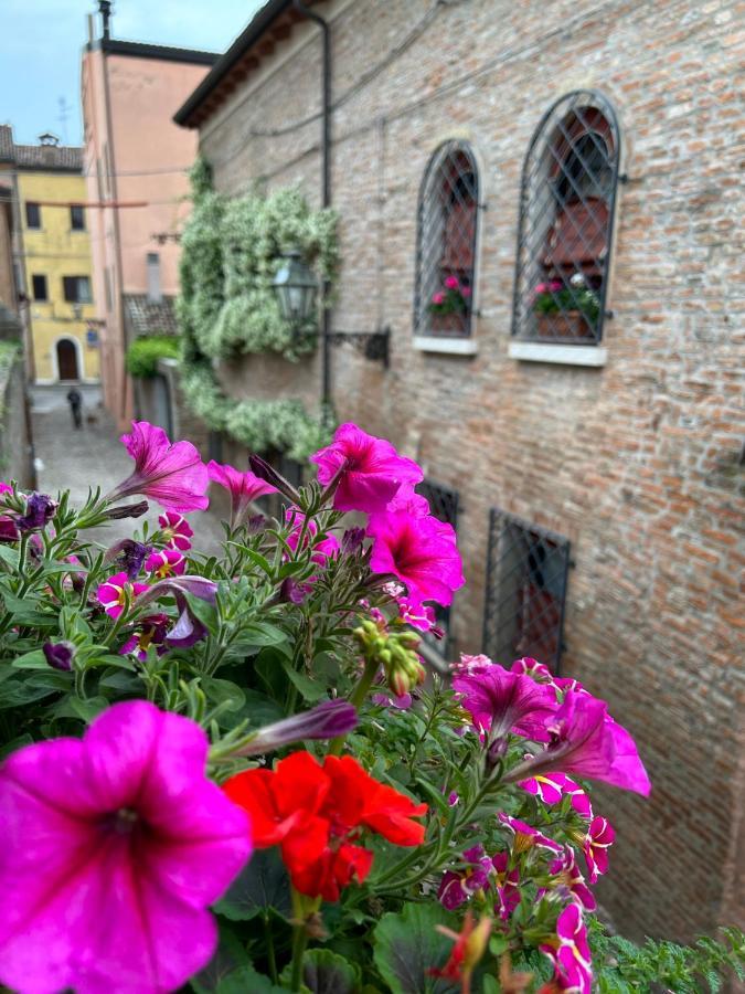 Chez Madame Hotel Ferrara Eksteriør billede